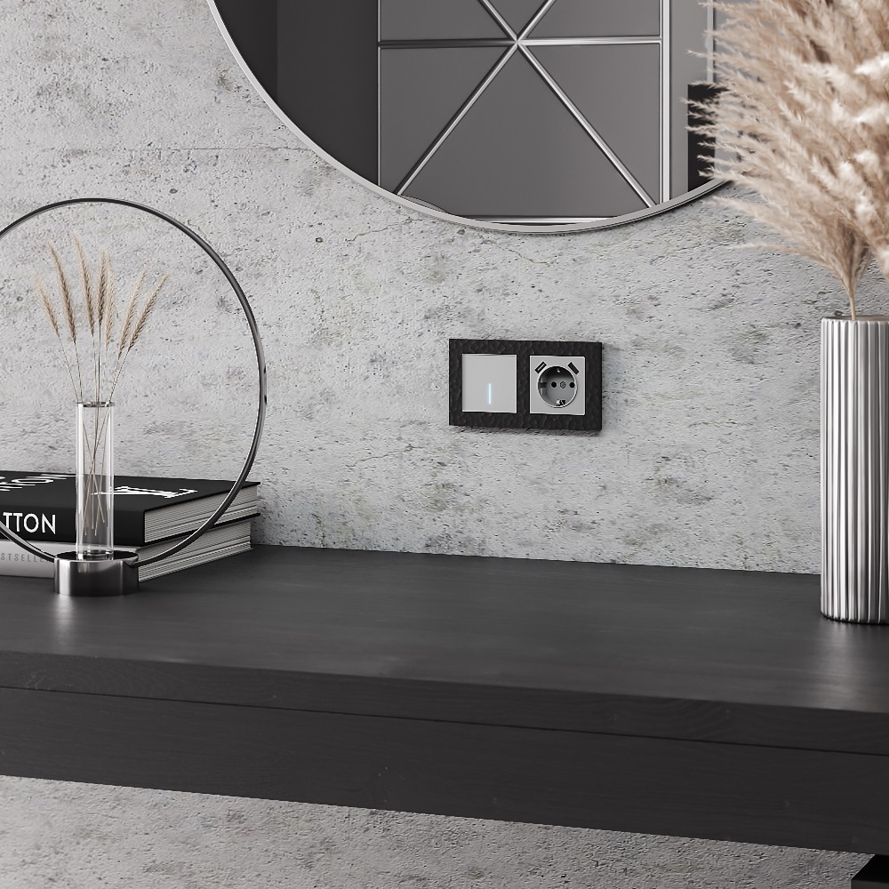 Розетка встраиваемая Werkel с заземлением, шторками и USBх2 Серебряный W1171506 — изображение 2